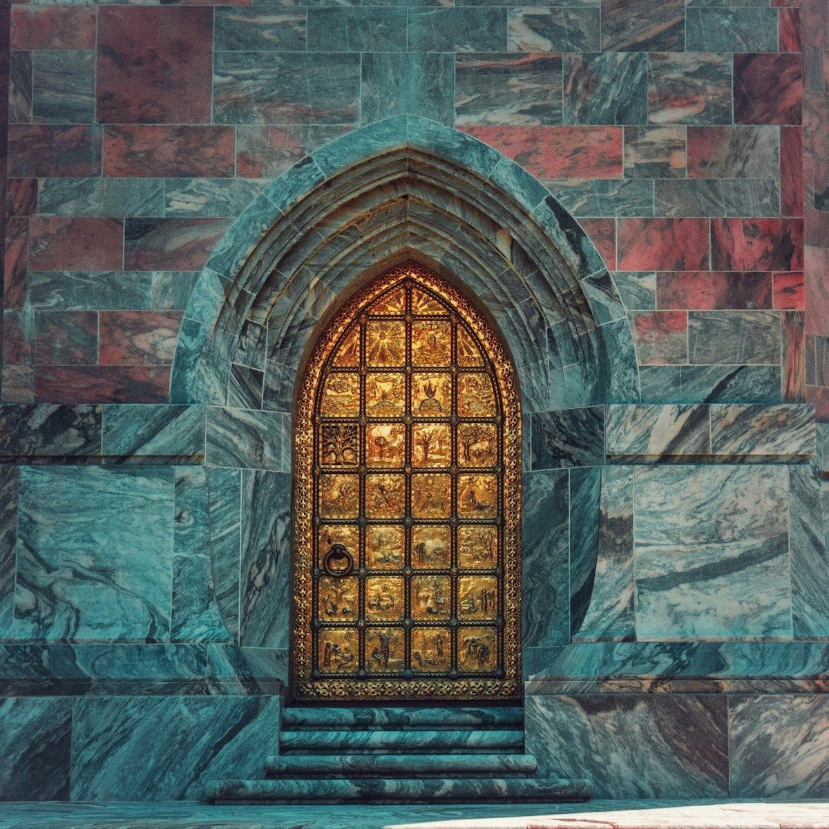 brown and gray concrete building